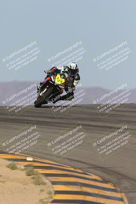 media/Oct-08-2023-CVMA (Sun) [[dbfe88ae3c]]/Race 3 Amateur Supersport Middleweight/